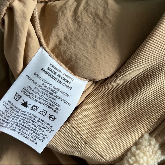 Nike Essentials Women’s Woven Sweatpants - Picture 11 of 11